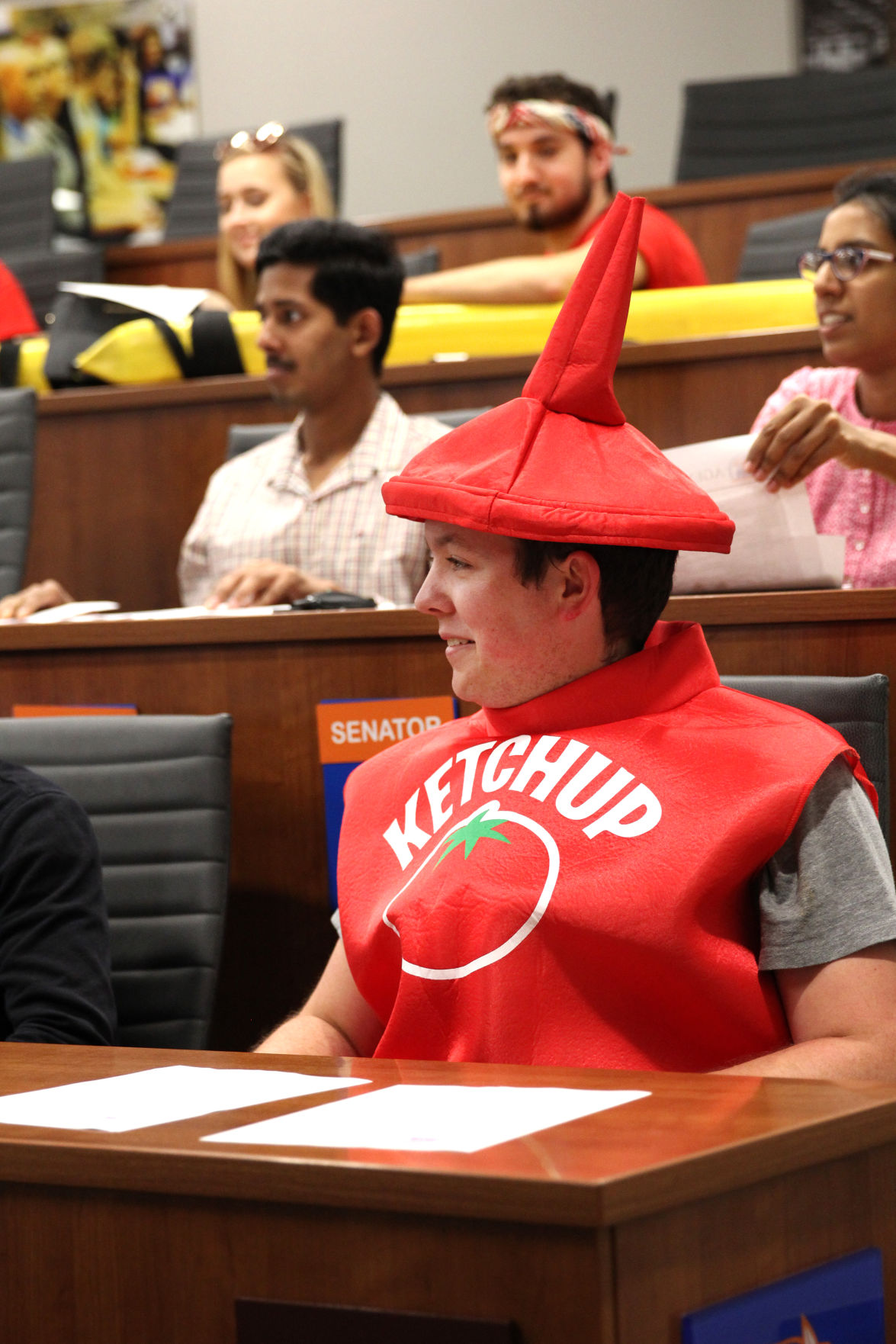 Student Senate discuss ‘Renaming the University Center’ resolution, dress up for Halloween